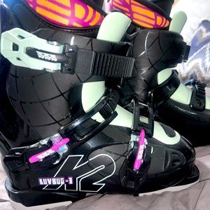 Girls K2 Luvbug 3 ski boots